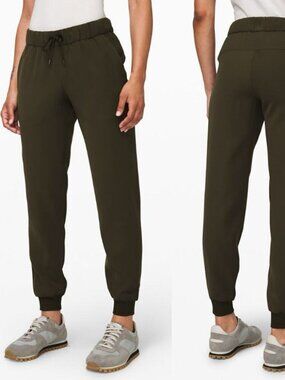 Lululemon size 6 Dark Olive On The Fly Jogger Pants Drawstring